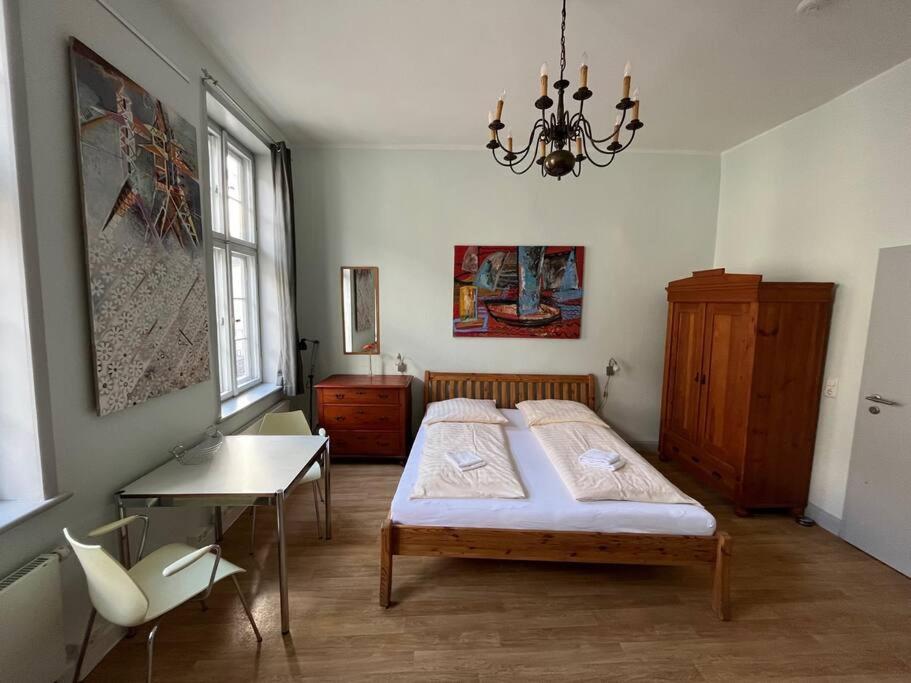 Ferienwohnung - Schweriner Altstadt - Fewo 5 ชเวียรีน ภายนอก รูปภาพ