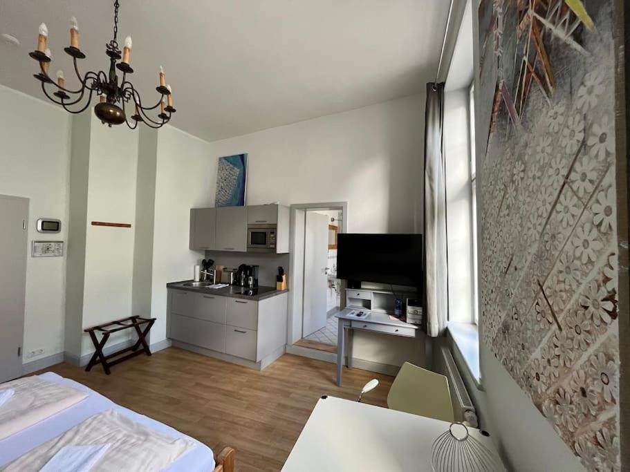 Ferienwohnung - Schweriner Altstadt - Fewo 5 ชเวียรีน ภายนอก รูปภาพ
